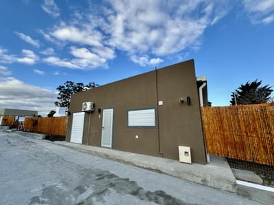 Colonia - Venta o alquiler de casa de 2 dormitorios con piscina  en Colonia