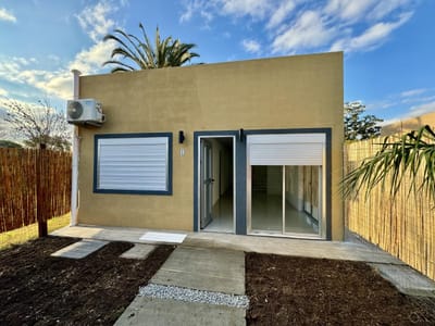 Colonia - Venta o Alquiler de casa de 2 dormitorios con piscina y cochera