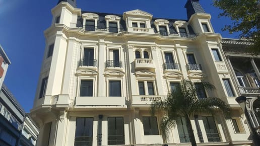 Loft frente a plaza Matriz, 77,5 M2, planta baja   entrepiso !!!