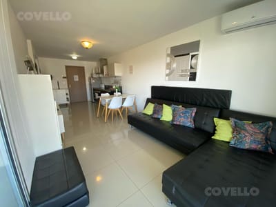 Apartamento de un dormitorio en alquiler, ubicado sobre la Rambla de Colonia del Sacramento.