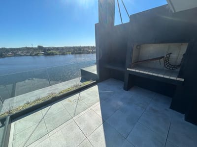Excelente penthouse en venta con vistas al lago