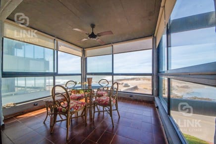 Venta Apartamento con vista al mar y amplio balcón 