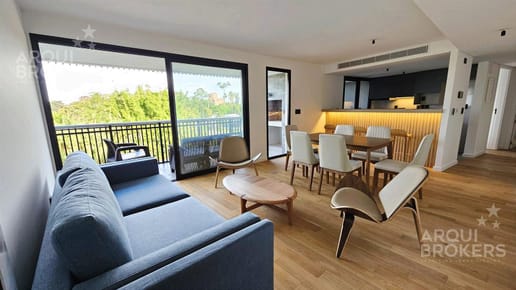 Apartamento de tres dormitorios en venta cin renta en Carrasco Norte - 408