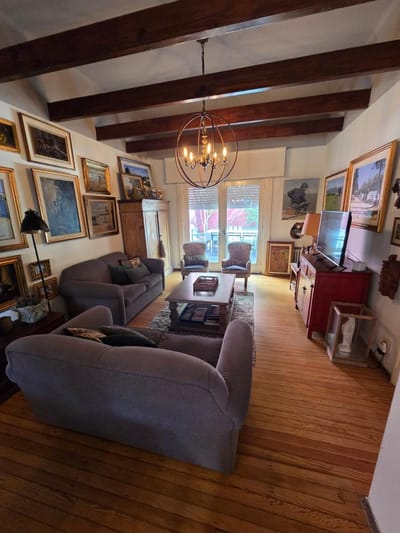 Proximo Berro y Bv España, 235 m2 + patio de 60 m2, padrón único !!