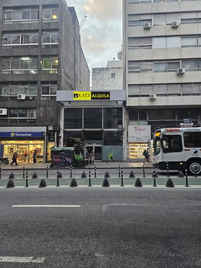 18 de julio y Barrios Amorin, 9 mts de frente, 587 m2 !!