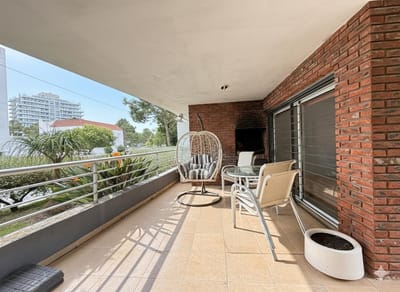 Apartamento planta baja con terraza en Aidy Grill