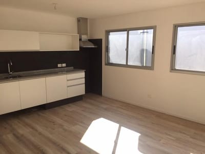 Apartamento con renta 2 dormitorios con parrillero en Tres Cruces