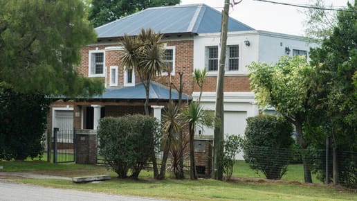 Casa de 4 dormitorios a pasos de la rambla costanera