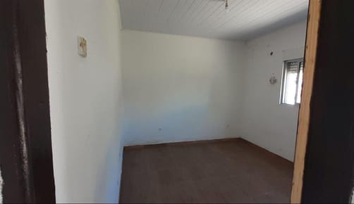 Venta de Casa Reciclada en Salto con Gran Terreno y Excelente Ubicación