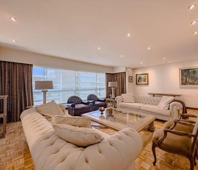Venta Apartamento 4 Dormitorios 2 Garaje Pocitos