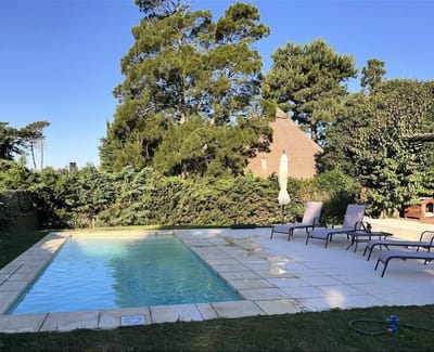 Residencia en Alquiler Temporal de 3 Dorm. y 2 Baños. Jardines de Córdoba, Punta del Este.