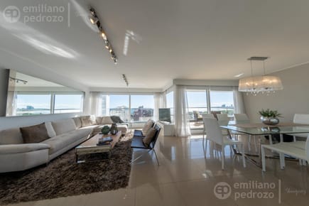 Venta apartamento 3 suites, servicio, toillete Playa mansa Punta del Este