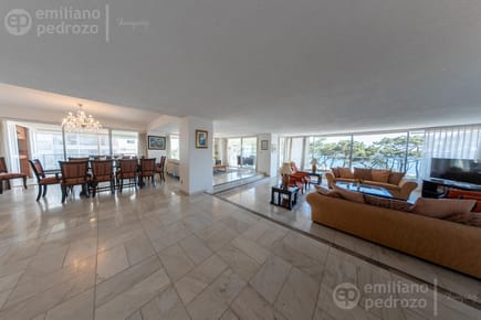 Venta Departamento 3 dormitorios  Playa Mansa Punta del Este