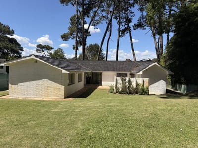 Casa en Alquiler de Verano en Cantegril con amplio patio y parrillero