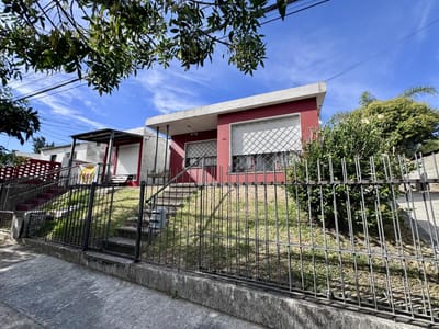 Venta Casa con local y apartamentos Rentabilidad en Colonia del Sacramento