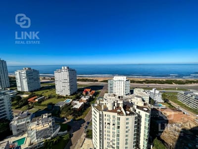 Piso alto, vista al mar de todos los ambientes !