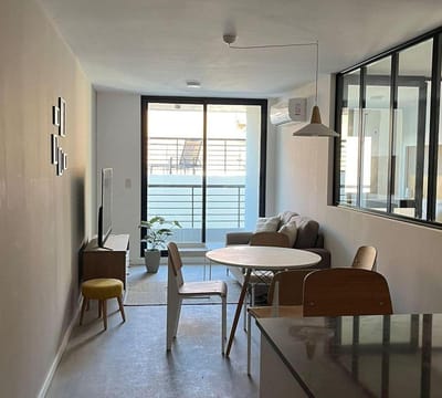 VENTA  APARTAMENTO CENTRO 1 DORMITORIO Y PARRILLERO