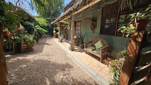 Vendo complejo de casa más tres apartamentos alquilados con renta inmediata 
