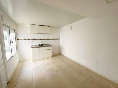 Venta de Apartamento  dos dormitorios Aguada - Con renta 7%