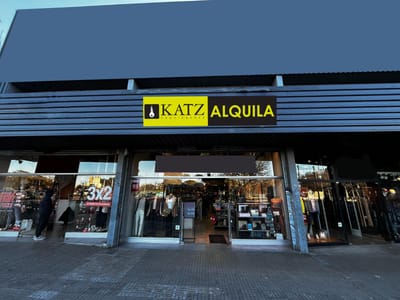 Gral. Flores,  zona outlet, 150 m2, 6 de frente, excelente punto!!