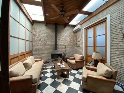 Venta excelente casa con local comercial y subsuelo - Aguada