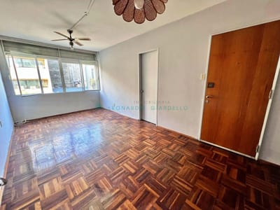 Venta de Apartamento de 2 dormitorios en el centro de Montevideo