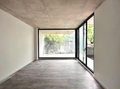 Pocitos 1 dormitorio con patio venta