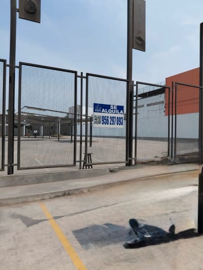 Local en alquiler - Av. Javier Prado Este