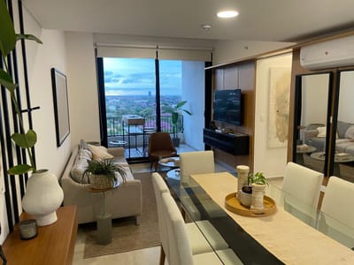 Departamento a la Venta de 3 dormitorios de 153m2 en Villa Morra Edificio Garay 530
