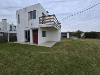 Casa y apartamento en venta en Balneario Buenos Aires