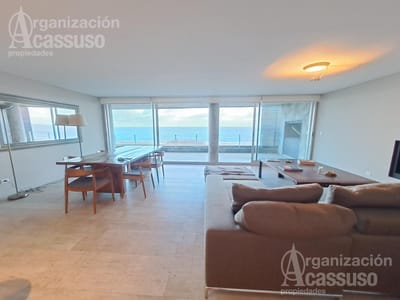 Punta del Este - Departamento Pent House en Venta 3 Dormitorios - cochera - primera fila