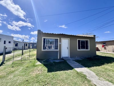 Venta de 2 Casas de 2 dormitorios con renta en Colonia del Sacramento