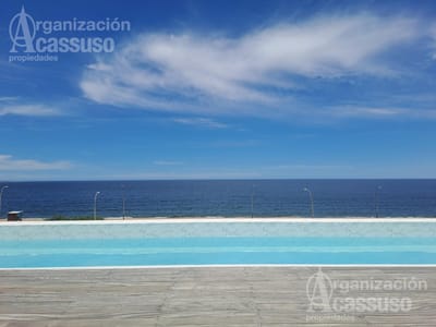 Departamento - Playa Mansa -  2 dormitorios - balcón - cochera - piscina