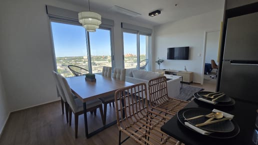 Venta de aprtamento 2 dormitorios con garage, piso 20 en Montevideo Harbour