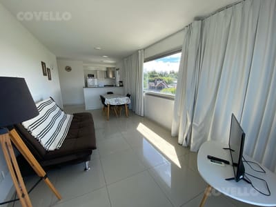 Apartamento en alquiler sobre la rambla de Colonia