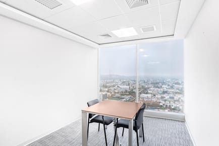 Encuentre un espacio de oficinas en Lima Central Tower para 1 persona