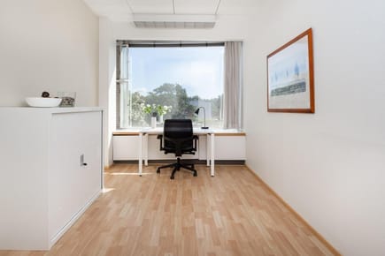 Oficinas privadas para 1 persona en PER - Lima, Surco - Av. Primavera