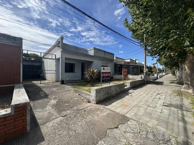 Venta casa, a metros de la rambla