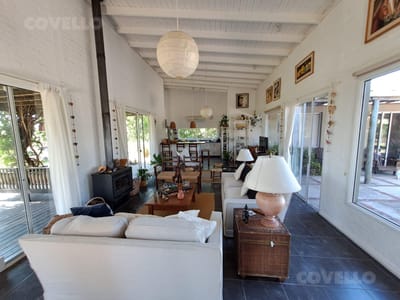 Hermosa casa de tres dormitorios en venta y alquiler con amplio parque - Colonia del Sacramento
