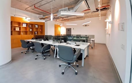 Encuentra un escritorio exclusivo y empieza a trabajar en Spaces Basadre 607