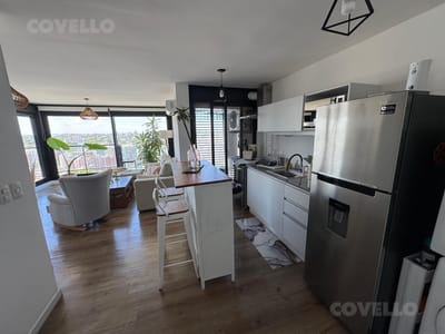 Apartamento en venta de 2 dormitorios(CON RENTA) piso alto en el centro!!