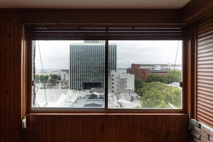 Venta de Apartamento en Av Agraciada Muy Luminoso Con 2 Dormitorios