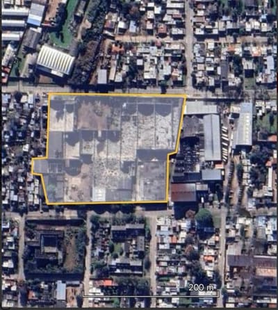 Proximo Garzón y San Quintin, Galpón de 1700m2, vigilancia 24 hs !!
