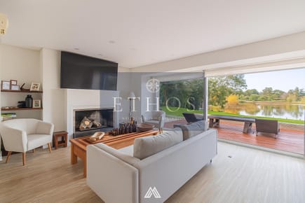 Venta, casa, 3 dorm, con lago