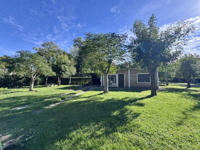 Casa en Venta de 2 dormitorios con buen terreno y barbacoa en Balneario Santa Ana