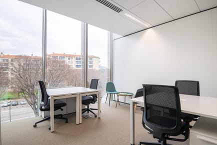 Alquiler de oficinas bellamente diseñadas para 3 personas en Asuncion, Perseverancia
