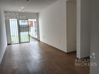 Apartamento monoambiente en venta con garaje incluído en Aguada