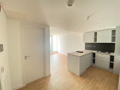 Venta En JOY Montevideo, 2 Dormitorios, 2 Baños Y Garage