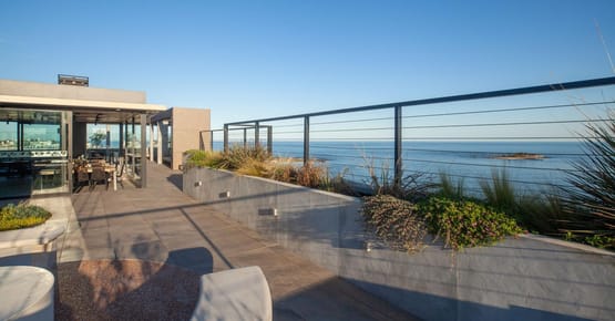 Venta Apartamento dos dormitorios Frente al Mar en Malvin Increibles Vistas