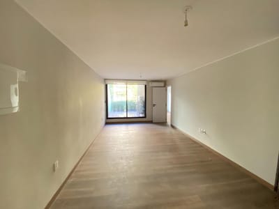 Apartamento de un dormitorio con terraza al frente